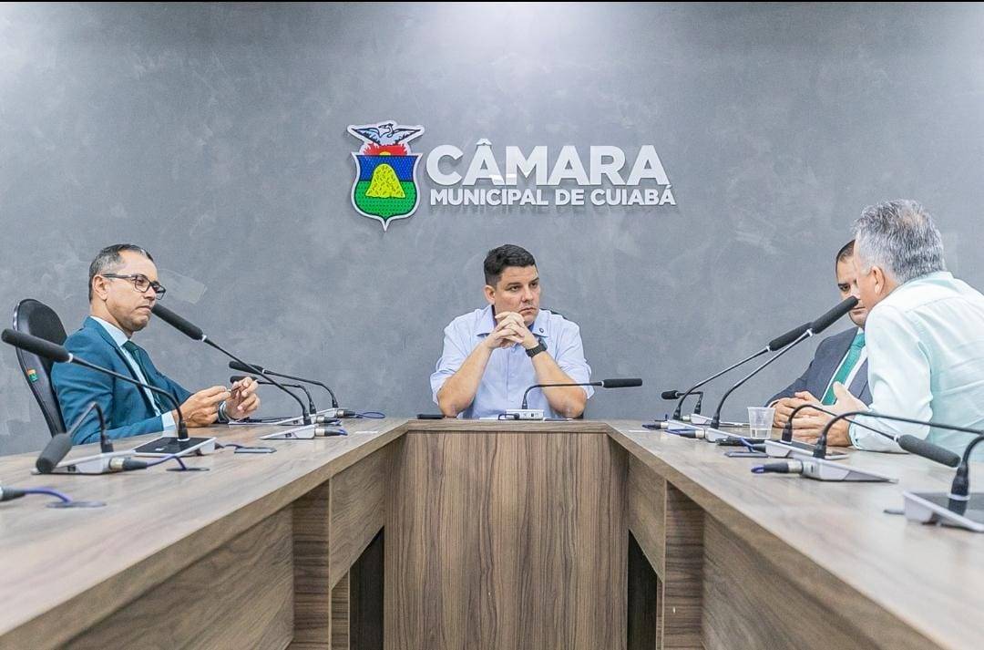 NA CMARA DE VEREADORES.