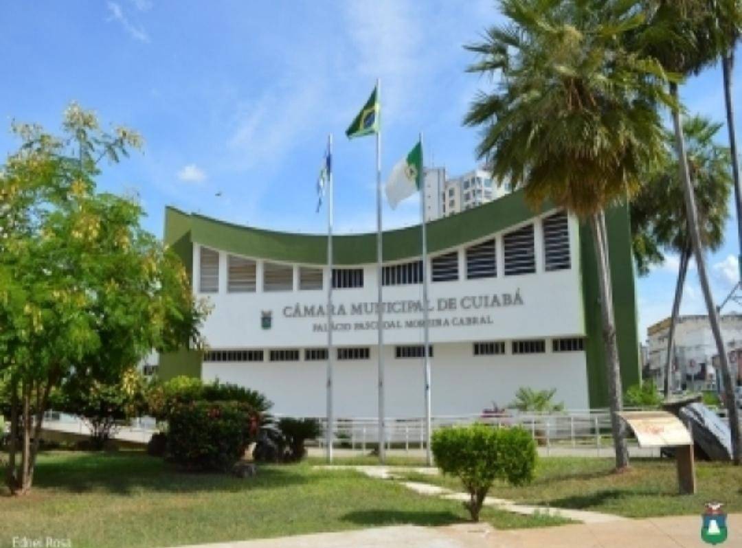 A Cmara Municipal de Cuiab informa que, visando manter a continuidade dos servios administrativos e parlamentares