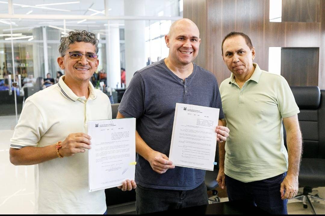 PARCERIA INSTITUCIONAL Prefeito sanciona leis de valorizao ao idoso e de celebrao do bairro Altos da Serra.