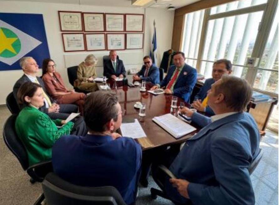 Parlamentares de MT cobram melhorias no contrato de concesso da Energisa em reunio no Ministrio de Minas e Energia.