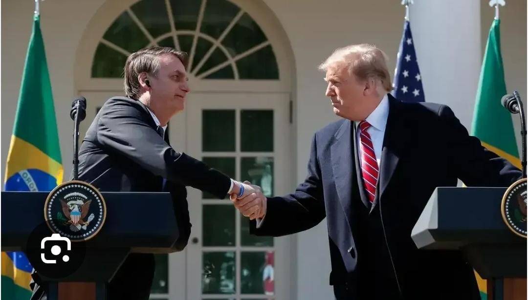 PF encontra anotaes de Bolsonaro com referncias a Trump, ltima liderana conservadora e crticas ao Judicirio.