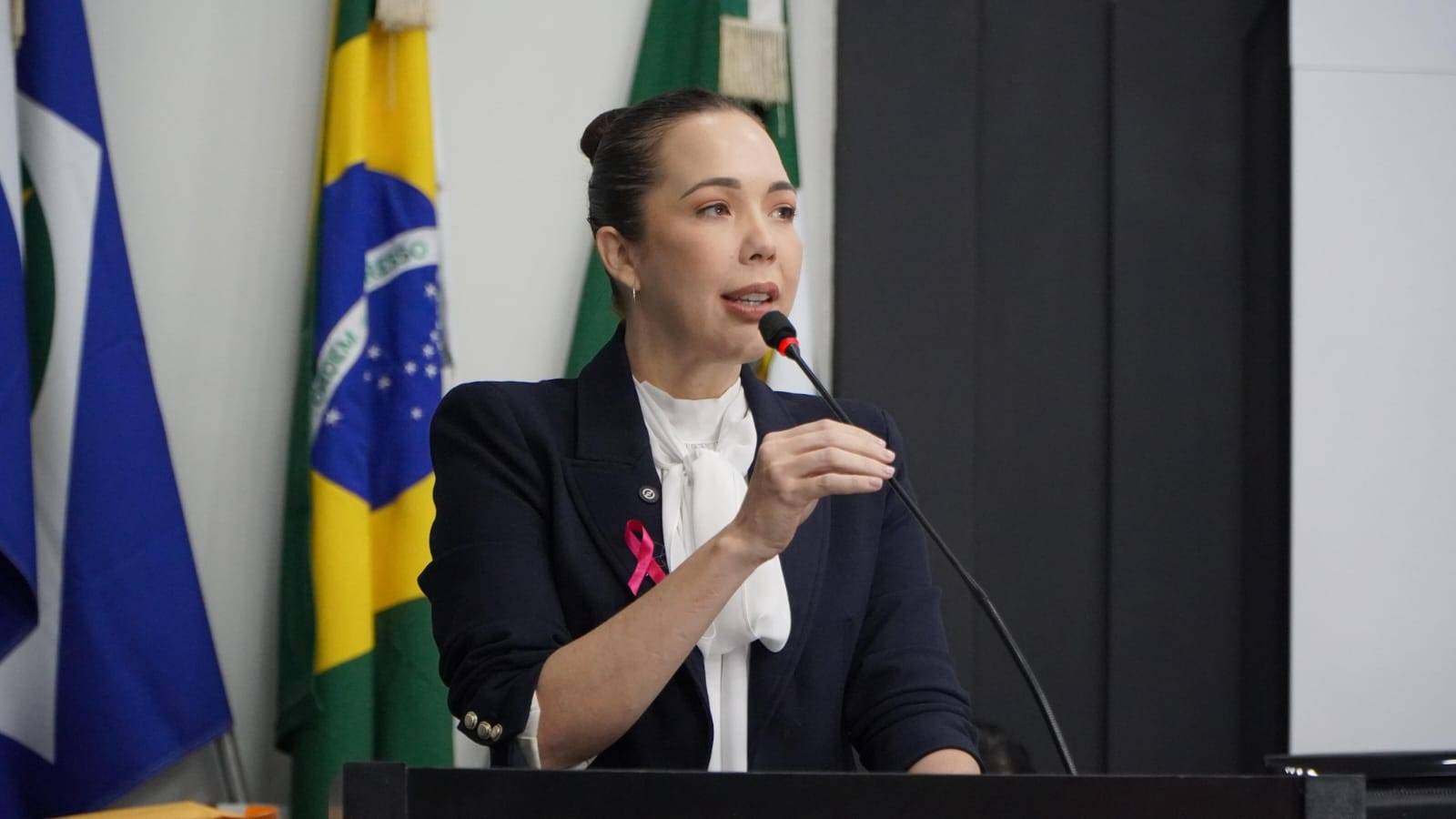 Maysa Leo aprova projeto do Prmio Sade e refora compromisso com melhorias para servidores.