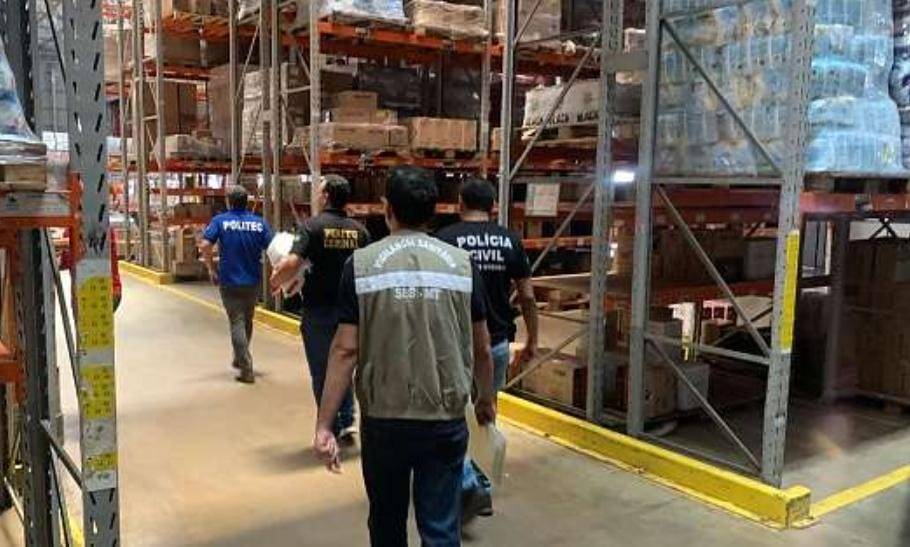 Mais de 7 mil garrafas de whisky so apreendidas em distribuidora suspeita de adulterao em Vrzea Grande