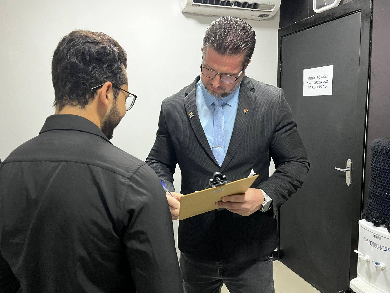 Ranalli  intimado em ao de LGBTs contra lei anti trans.