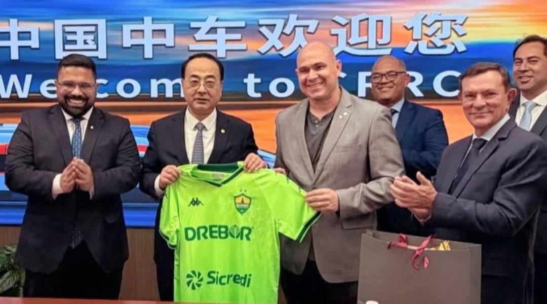 Prefeito reassume com novas propostas para a mobilidade e investimentos.