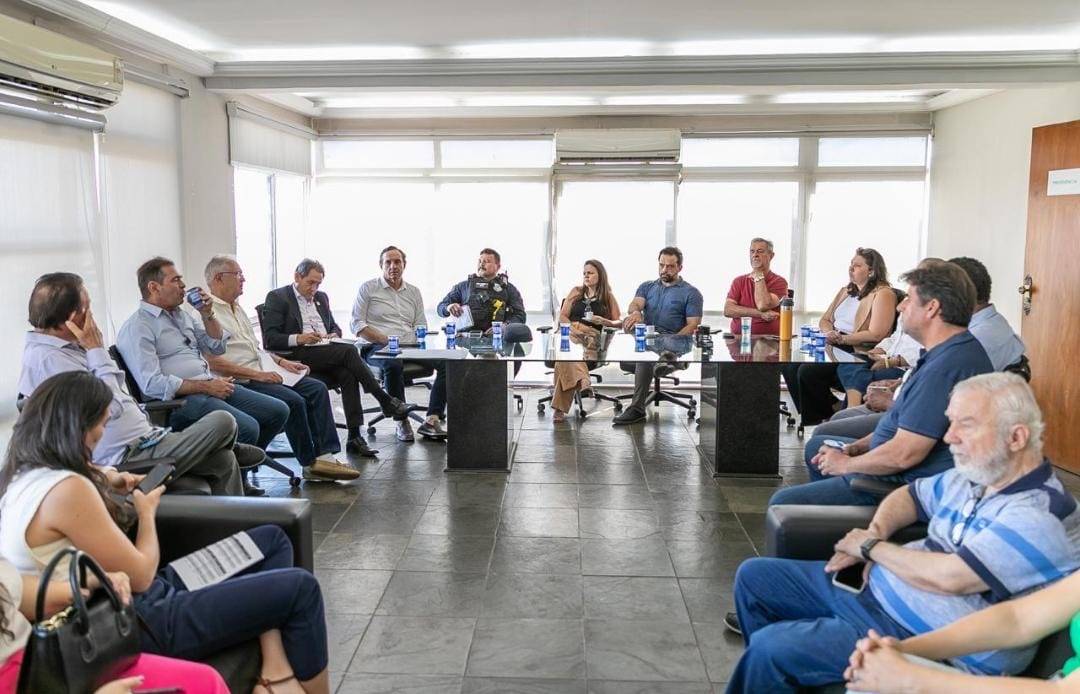 Prefeitura de Cuiab debate estratgias para o Centro Histrico com representantes do comrcio e entidades locais