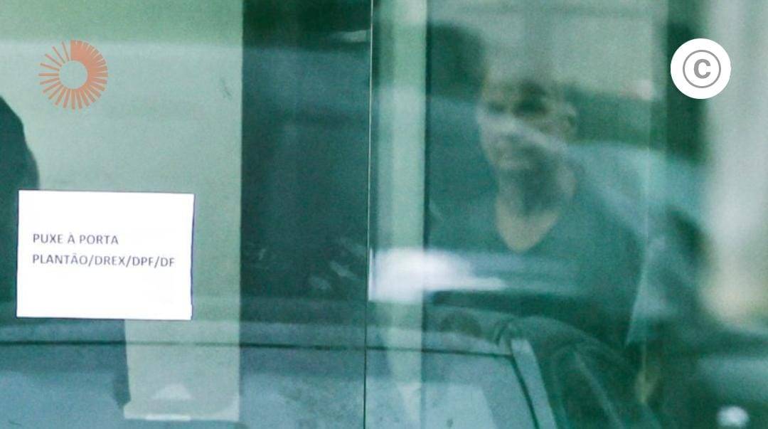 Bolsonaro passa por audincia de custdia aps priso preventiva determinada por Moraes.