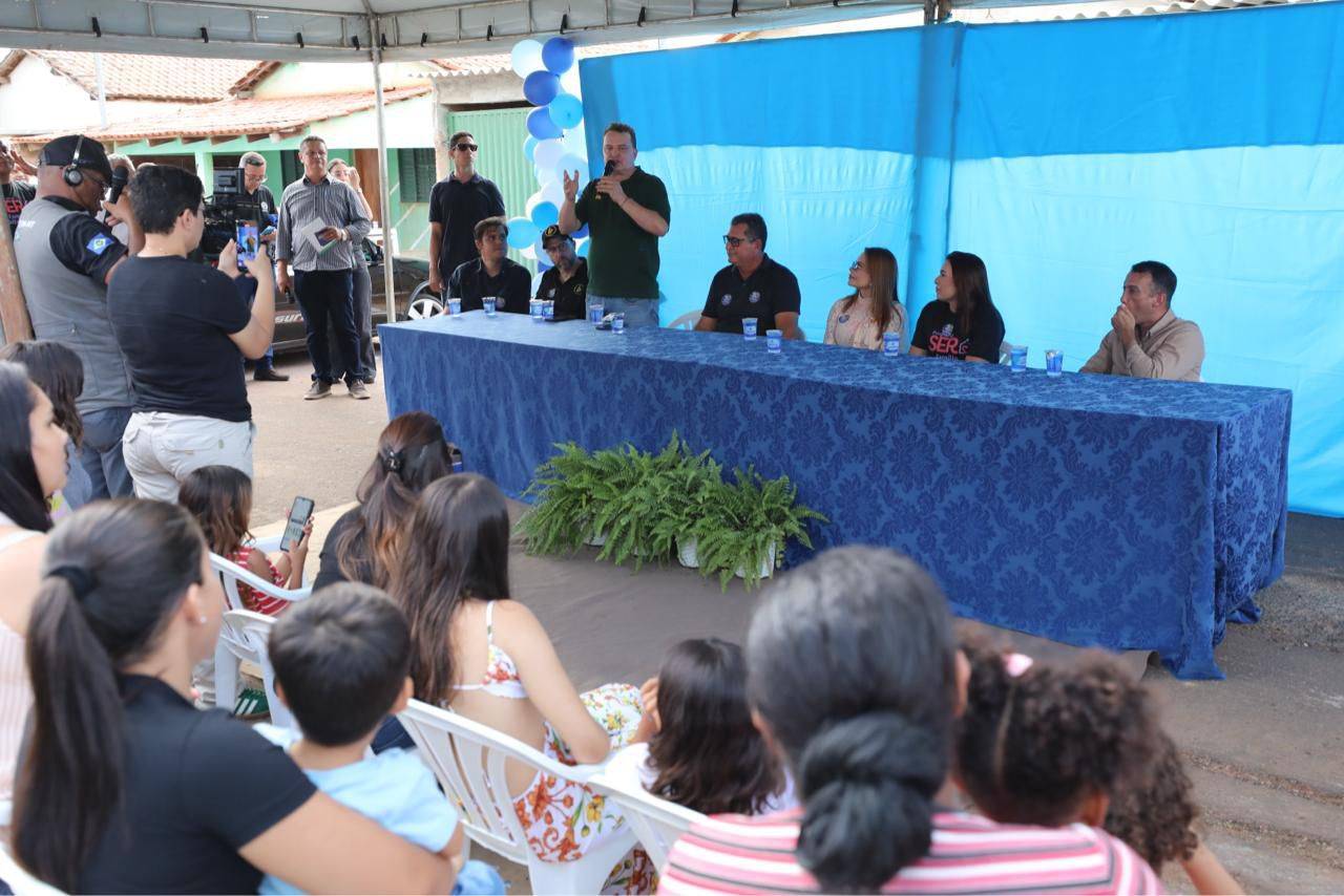 Ela no entrega apenas casas, ela transforma vidas, afirma Max Russi ao elogiar Virginia Mendes