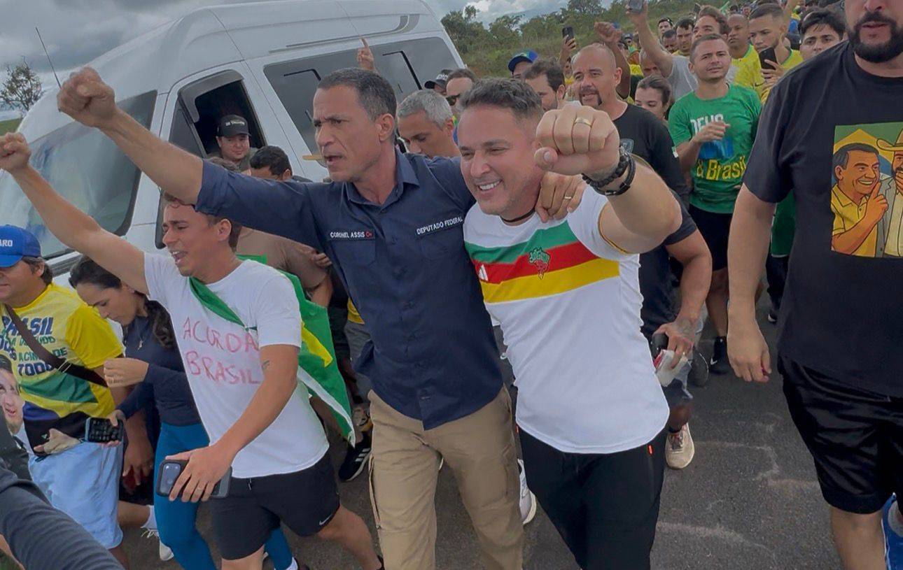 Nikolas recebe Assis com emo��o e refor�a miss�o da Direita de MT na Caminhada pr�-Bolsonaro