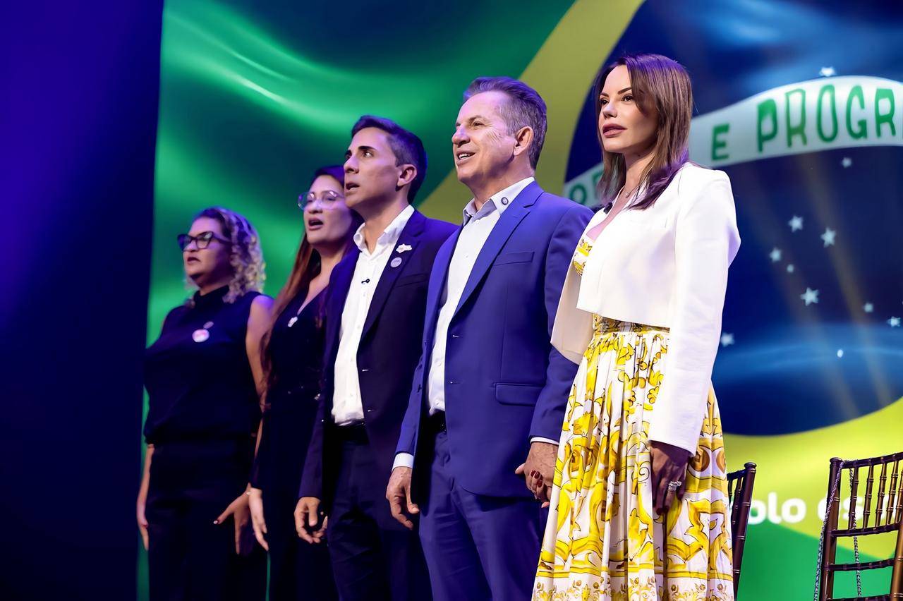 Sa�mos das salas de lata para escolas estruturadas, diz Virginia Mendes durante posse de professores