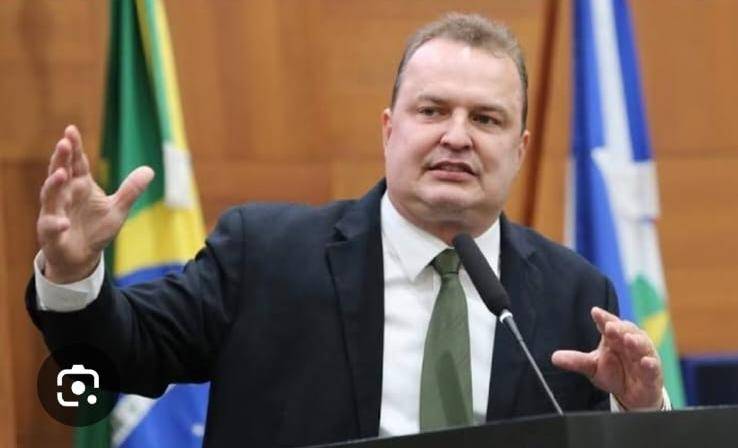 Podemos condiciona apoio e quer vaga na majoritária em 2026