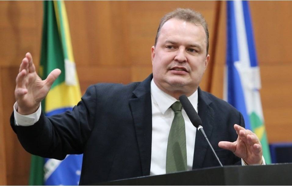 Podemos sonda Max Russi para disputa ao Governo de MT em 2026, mas deputado prioriza fortalecimento da chapa proporcional