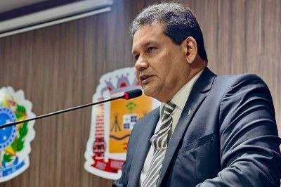 WANDERLEY CERQUEIRA � REELEITO PRESIDENTE DA C�MARA DE V�RZEA GRANDE AP�S DISPUTA ACIRRADA E BATALHA JUDICIAL