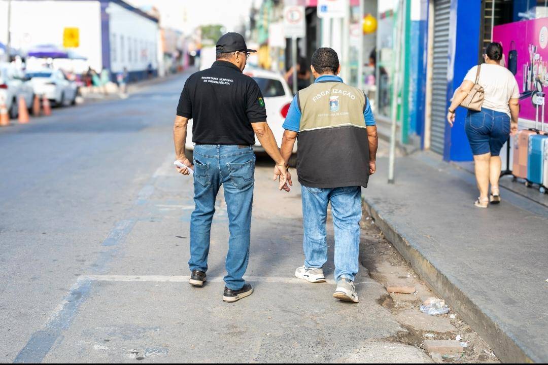 Prefeitura retoma a��o de desocupa��o das cal�adas na Rua 13 de Junho