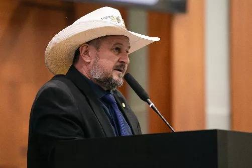 ALMT aprova projeto que pro�be hormonioterapia e cirurgias de transi��o de g�nero para menores em Mato Grosso