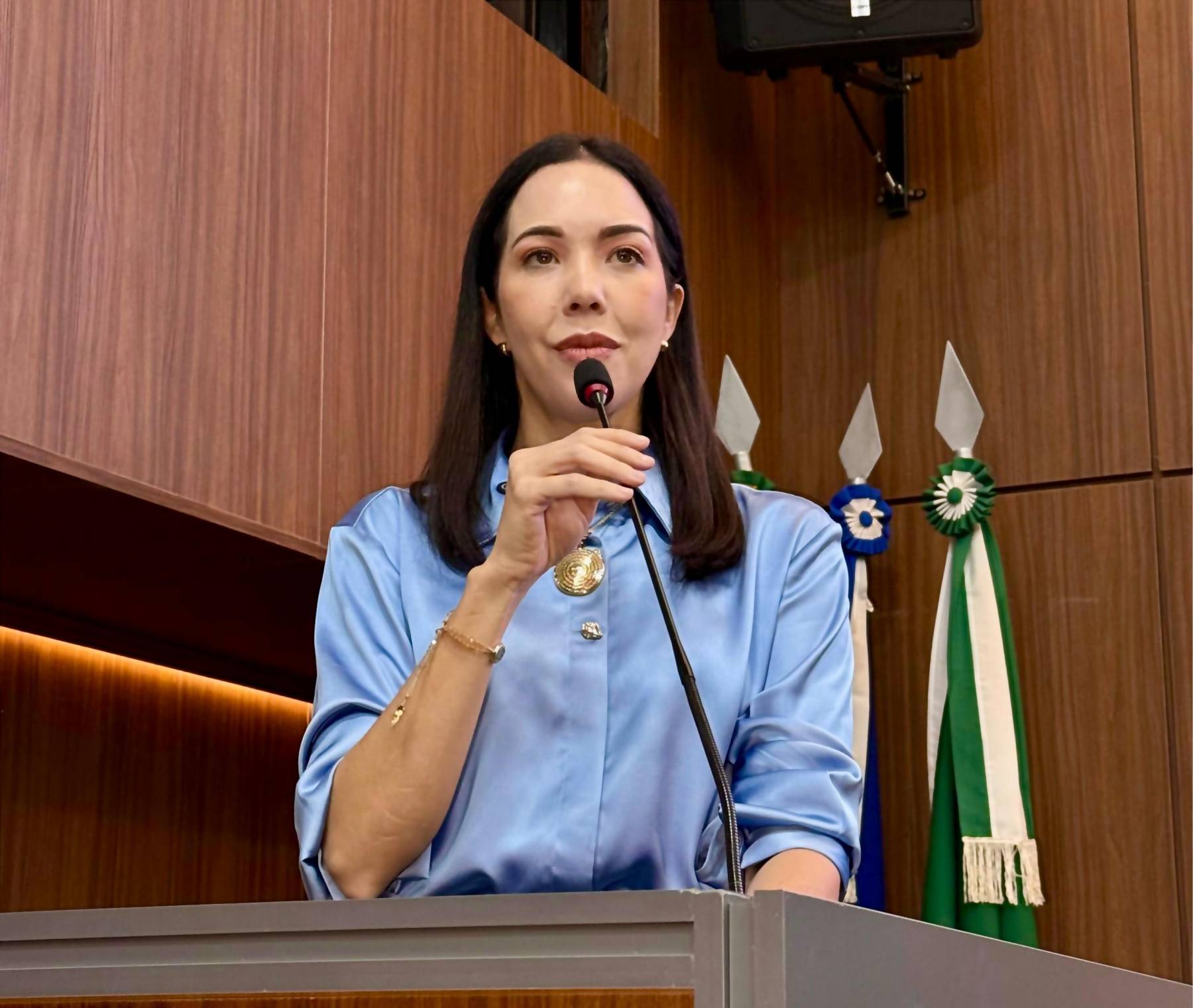 Maysa Le�o cobra a��o urgente da Prefeitura ap�s jovem cair em bueiro em Cuiab�