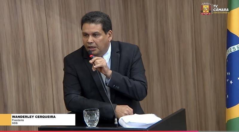 Wanderley Cerqueira rebate acusa��es e faz cr�ticas � gest�o Fl�via Moretti