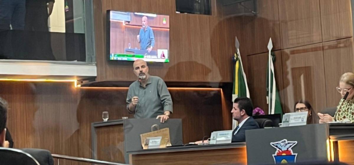 Ex-secret�rio Amauri Monge rebate fala de Abilio na C�mara e nega irregularidades na Educa��o
