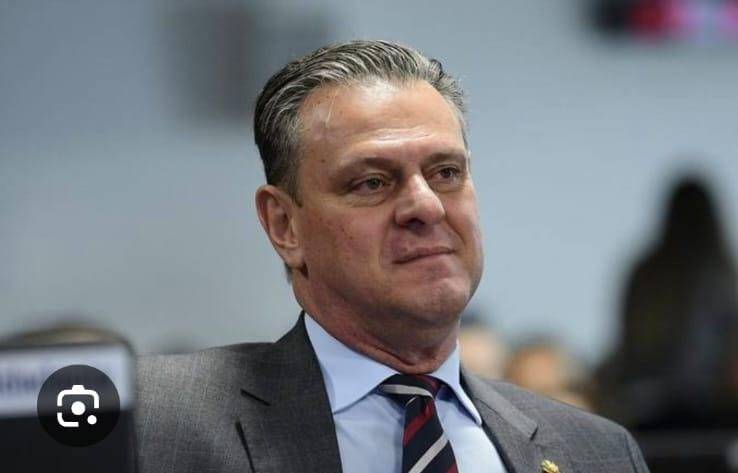 F�varo defende o agro de ataque de Fl�vio Bolsonaro