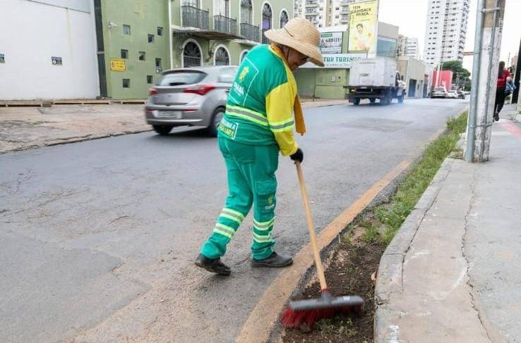 Cuiab� ter� opera��o especial com 210 trabalhadores na limpeza dos locais de vota��o