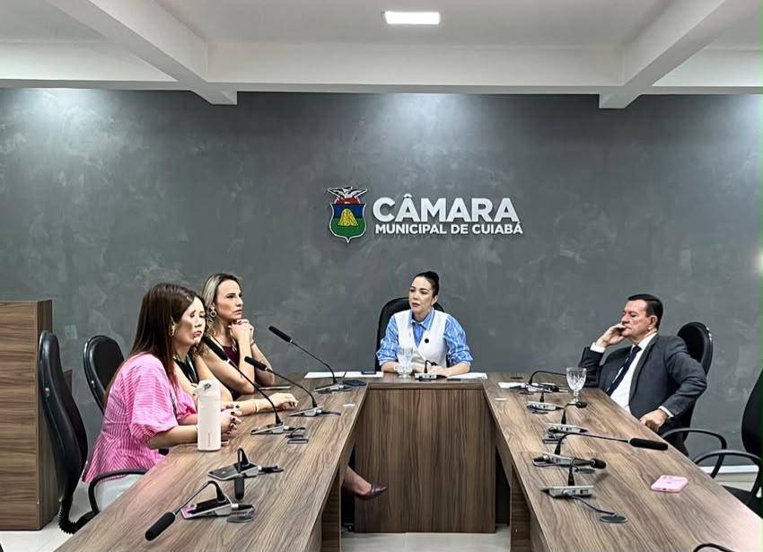 Maysa cobra publiciza��o da Jornada do Autista e amplia��o da rede de atendimento em Cuiab�