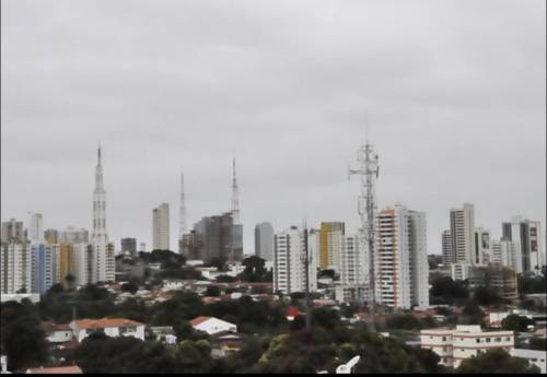 Uma frente fria deve provocar uma queda brusca nas temperaturas em Cuiabá neste fim de semana.