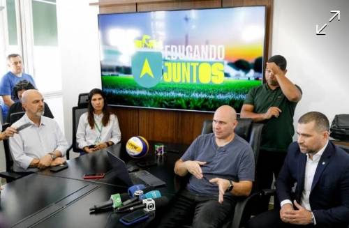ESTRUTURA Prefeito anuncia fusão de secretarias para integrar Educação, Esporte e Cultura Reorganização 