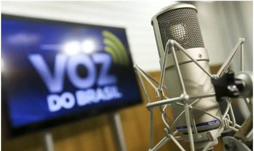 A Voz do Brasil é gravada em Cuiabá como parte das comemorações pelos 90 anos do programa.