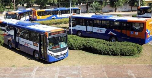 Prefeita cobra melhorias no transporte coletivo e condiciona renovação de contrato à qualidade do serviço.
