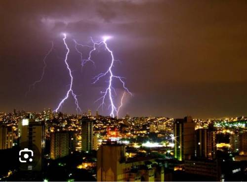 Tempestades e granizo colocam 16 estados e o DF em alerta após tornado mortal no Sul do Brasil.