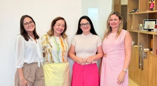 Primeira-dama e Secretaria de Saúde estruturam serviços para a Casa do Autista