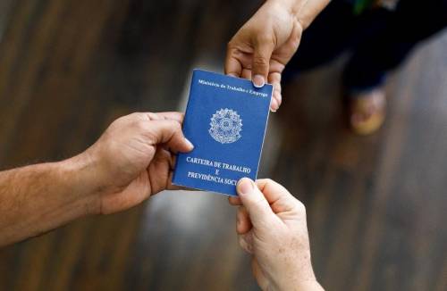 Sine abre a semana com 967 vagas de emprego em Cuiabá.