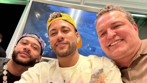 Max Russi reencontra Neymar e Depay em São Paulo e cita parceria de sempre.