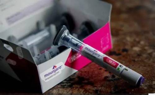 Estudo revela rápida recuperação de peso e perda de benefícios à saúde após interrupção do Mounjaro.