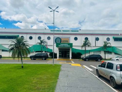 VÁRZEA GRANDE  Em seu primeiro ano de mandato, a prefeita Flávia Moretti  enfrenta um desafio que ecoa o debate nacional.