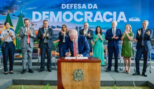 Xadrez Político: Lula Veta PL da Dosimetria em Data Simbólica e Acirra Guerra com o Congresso