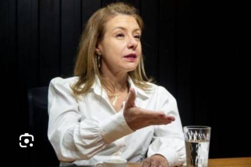 Flávia Moretti chama de tiro no pé possível aliança entre Wellington Fagundes e Jayme Campos e descarta apoio ao PL em 2026.