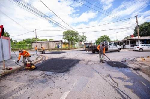 Equipes de tapa-buracos atendem situações emergenciais na cidade
