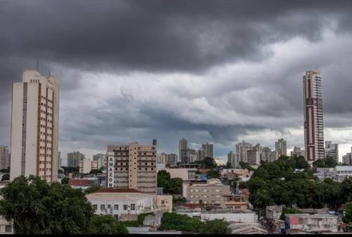 Defesa Civil de Cuiabá reforça cuidados após alerta de chuvas intensas para todo estado