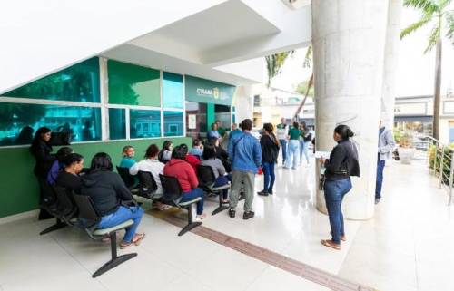 Mais de 200 candidatos comparecem para entrega de documentos do Casa Cuiabana