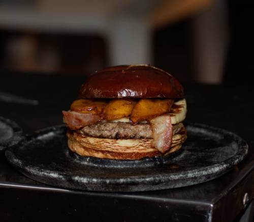 Burger Fest MT chega a Sinop com entrada gratuita, shows e hambúrgueres a partir de R$ 25