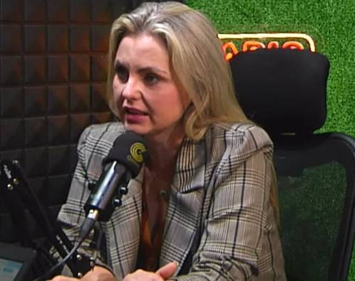Clariana Barão apresenta propostas para educação, saúde e segurança em entrevista ao PodMudar