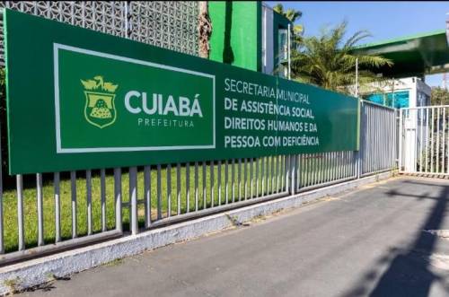 Famílias em situação de vulnerabilidade recebem 200 caixas dágua em Cuiabá