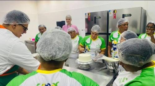 Mulheres do Pedra 90 aprendem técnicas de panificação e confeitaria; confira novos cursos