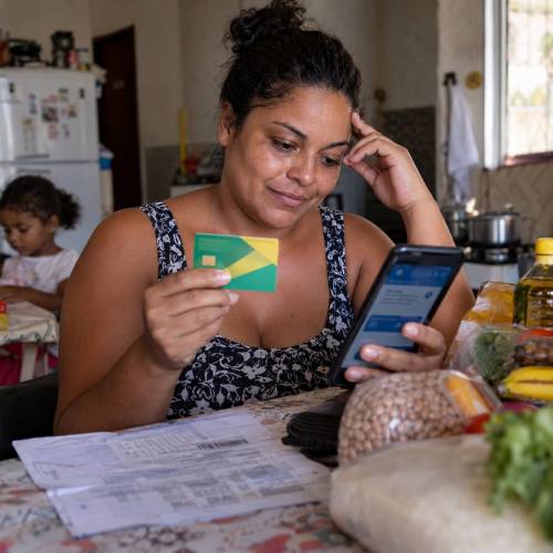 Governo aumenta Bolsa Família para R$ 691 às vésperas das eleições