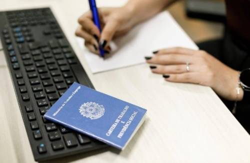 Sine oferece 637 vagas de emprego com salários de até R$ 7,4 mil nesta semana