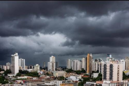 Defesa Civil registra seis ocorrências após chuva intensa em Cuiabá